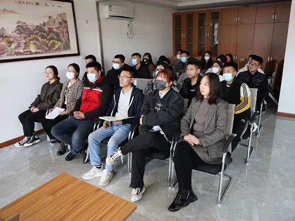 公司銷售部舉行4月份大戰(zhàn)啟動會 公司銷售部舉行4月份大戰(zhàn)啟動會